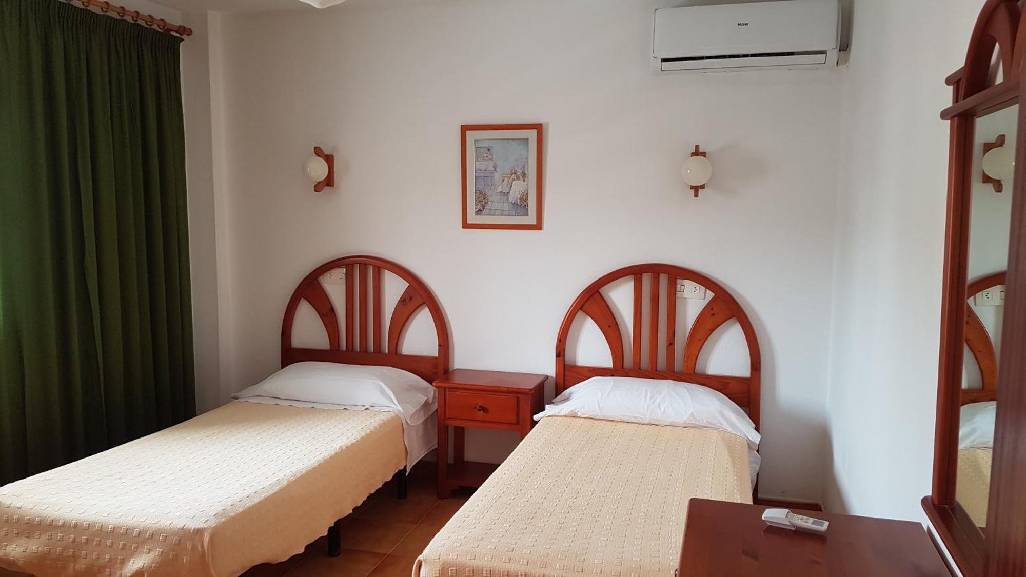 Apartamentos Vista Al Puerto Sant Antoni de Portmany Dış mekan fotoğraf