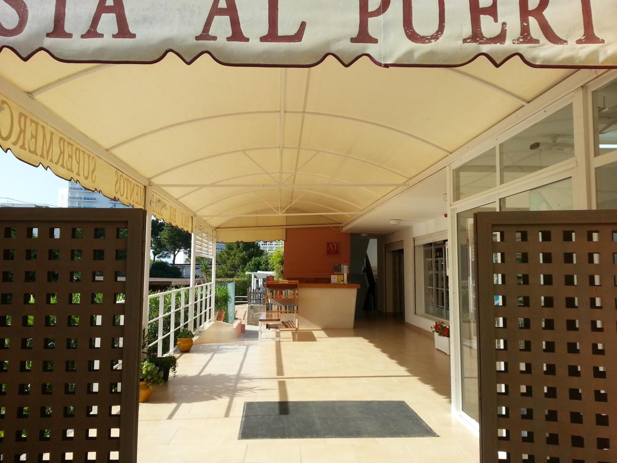 Apartamentos Vista Al Puerto Sant Antoni de Portmany Oda fotoğraf
